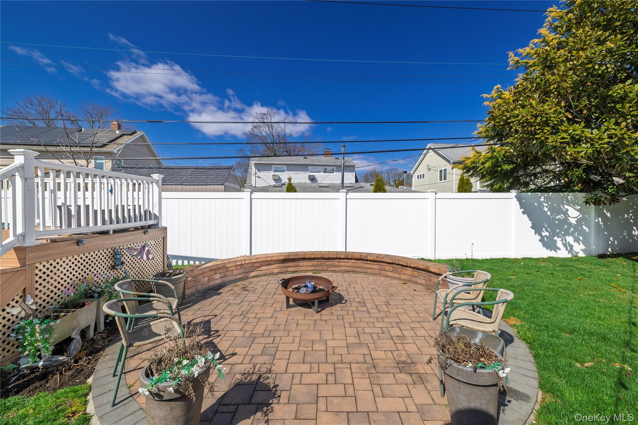 12 Link Lane – For Sale photo 16