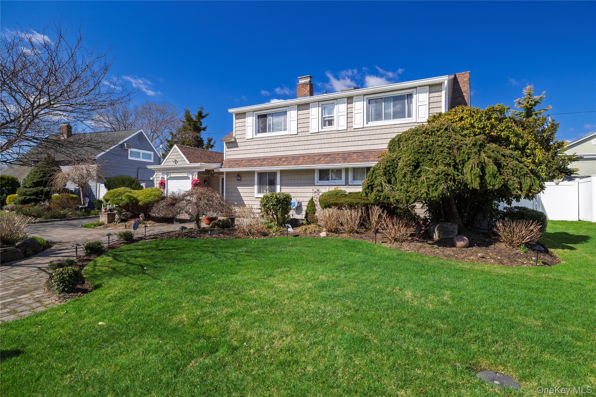 12 Link Lane – For Sale photo 19