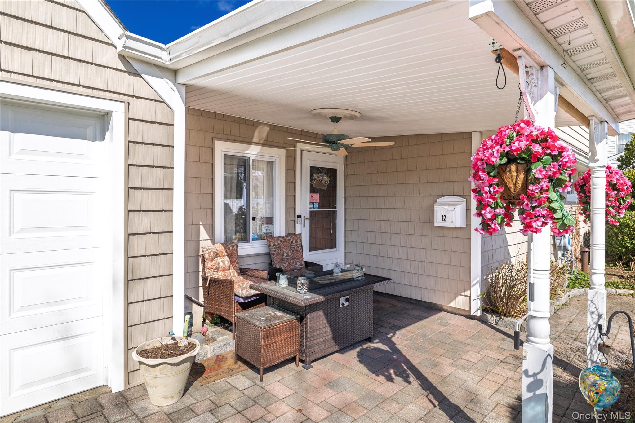 12 Link Lane – For Sale photo 2