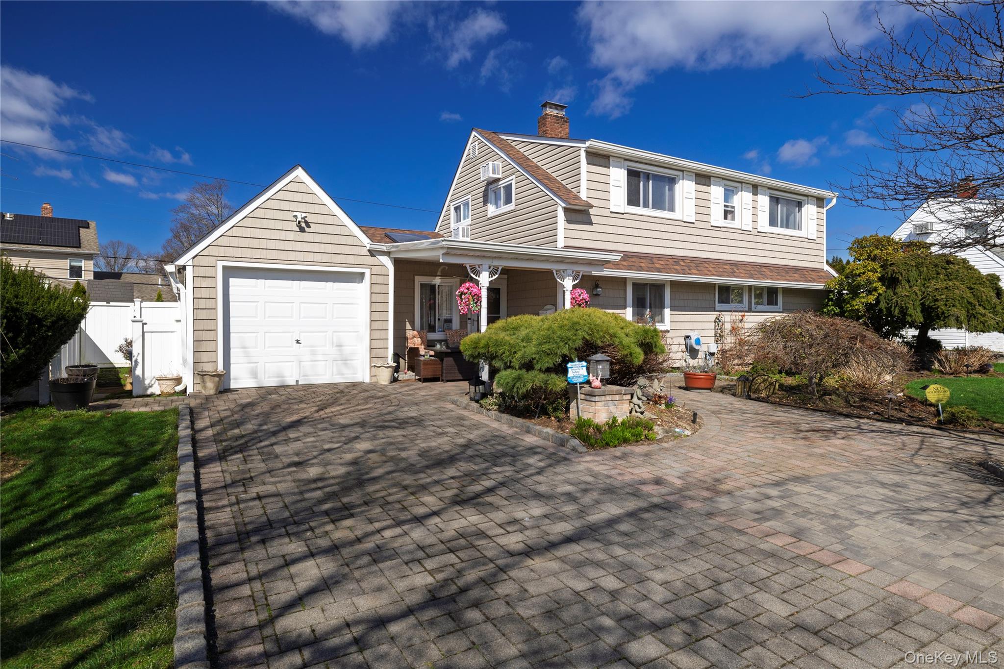 12 Link Lane – For Sale photo 20
