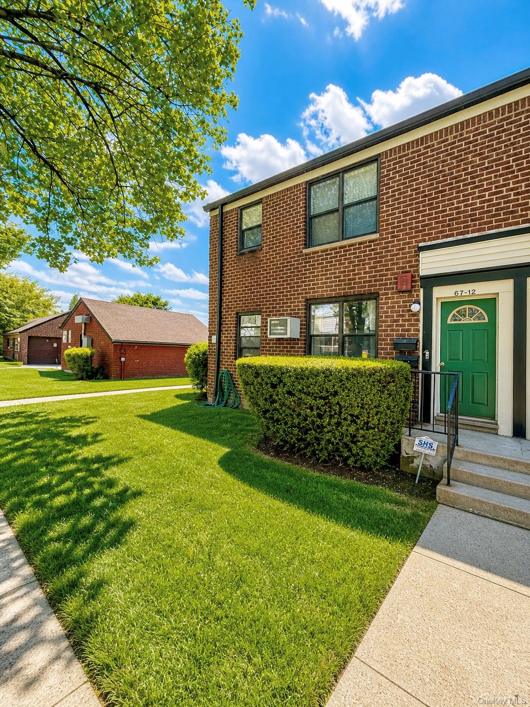 6712 196 Street, Unit 1 photo 3