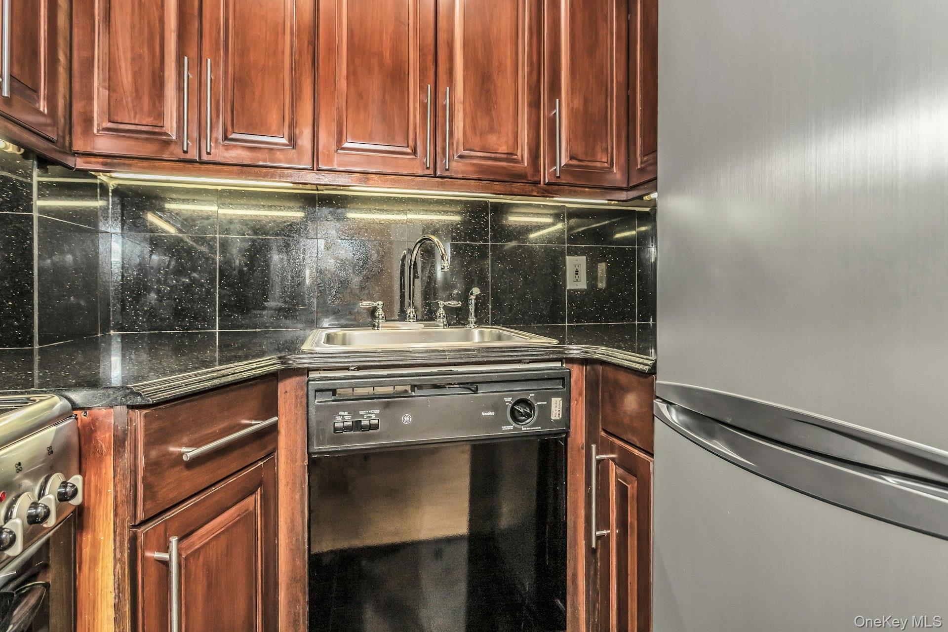 2 Tudor City Place, Unit 3M-South photo 8