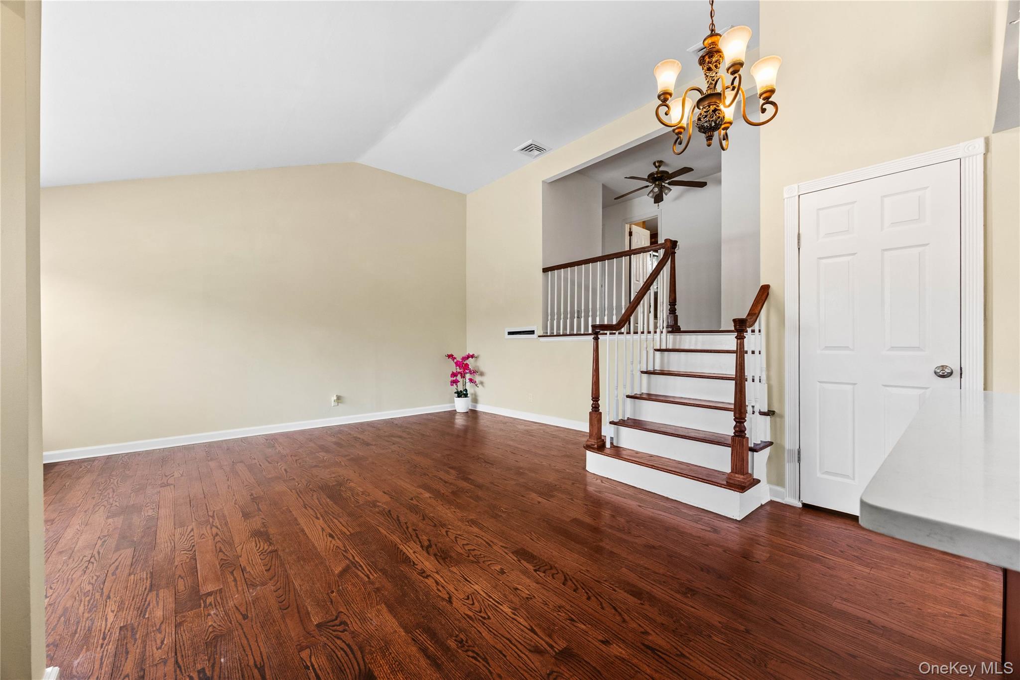 44 Bruce Lane – For Sale photo 3