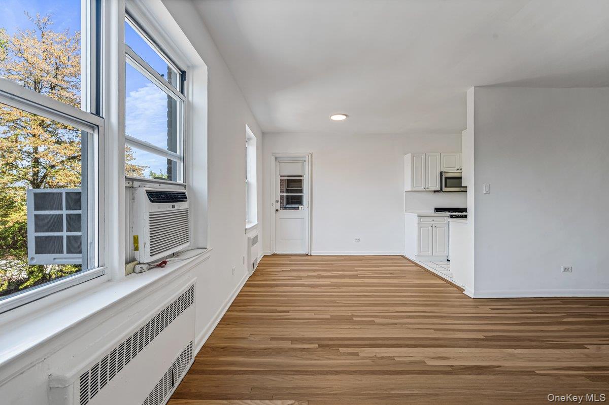 162-01 Powells Cove Boulevard, Unit 3N photo 4