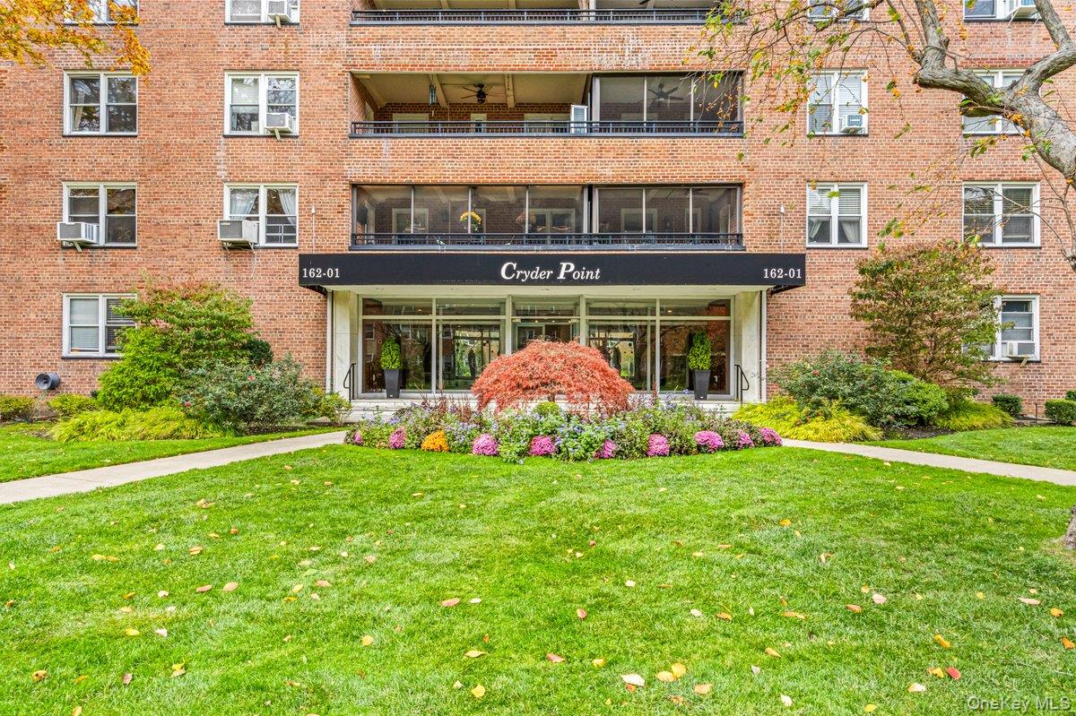 162-01 Powells Cove Boulevard, Unit 3N photo 16