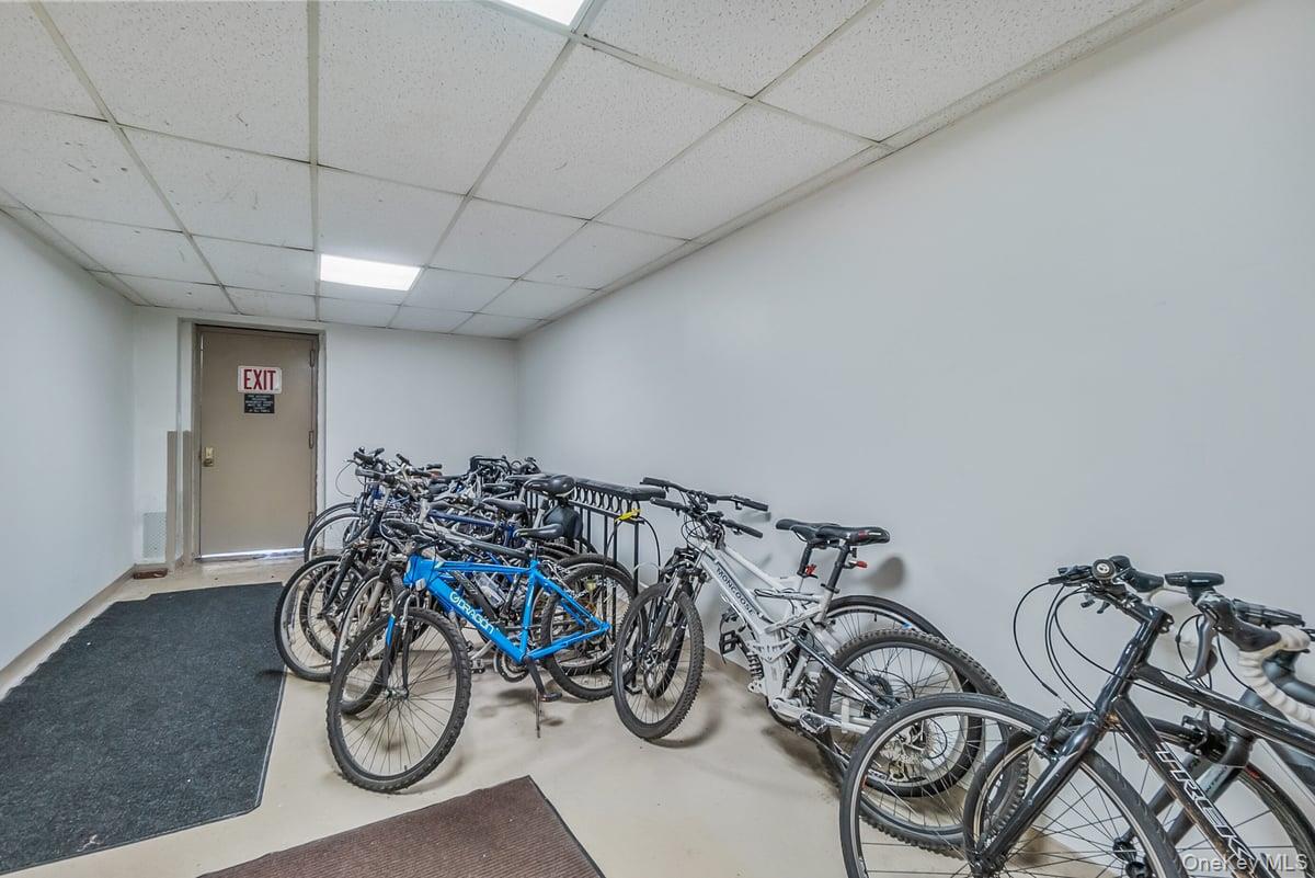 162-01 Powells Cove Boulevard, Unit 3N photo 23