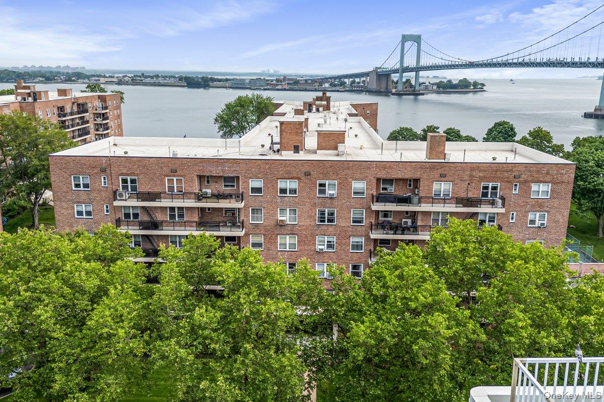 162-01 Powells Cove Boulevard, Unit 3N