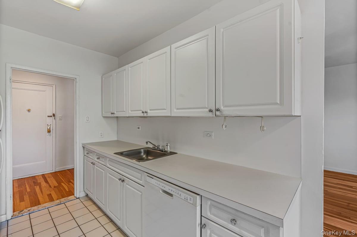 162-01 Powells Cove Boulevard, Unit 3N photo 7