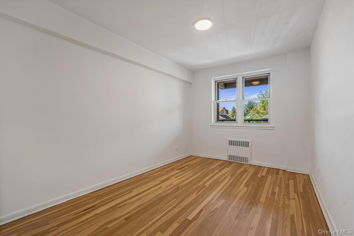 162-01 Powells Cove Boulevard, Unit 3N photo 12