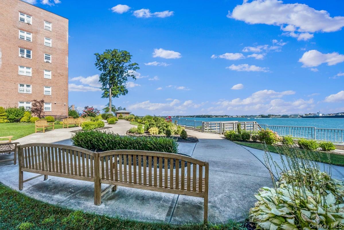 162-01 Powells Cove Boulevard, Unit 3N photo 24