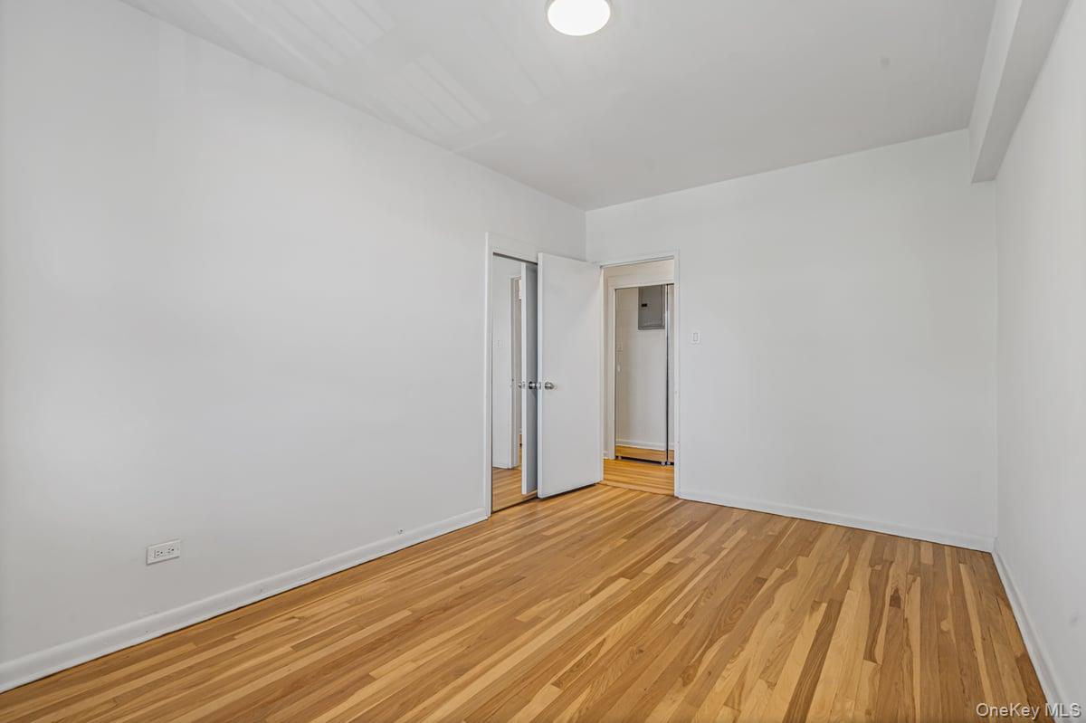 162-01 Powells Cove Boulevard, Unit 3N photo 13
