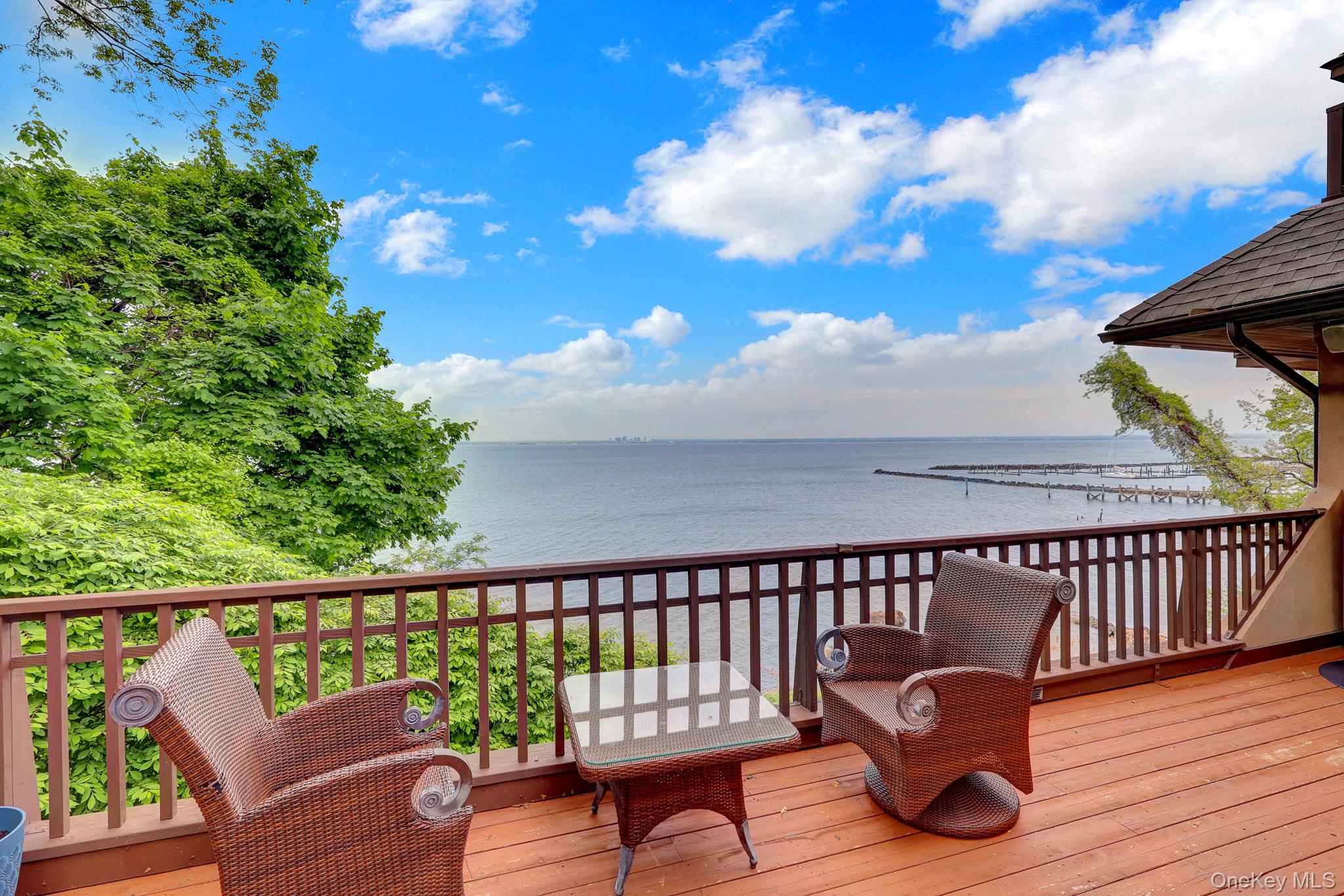 35 Sunview Drive – For Sale