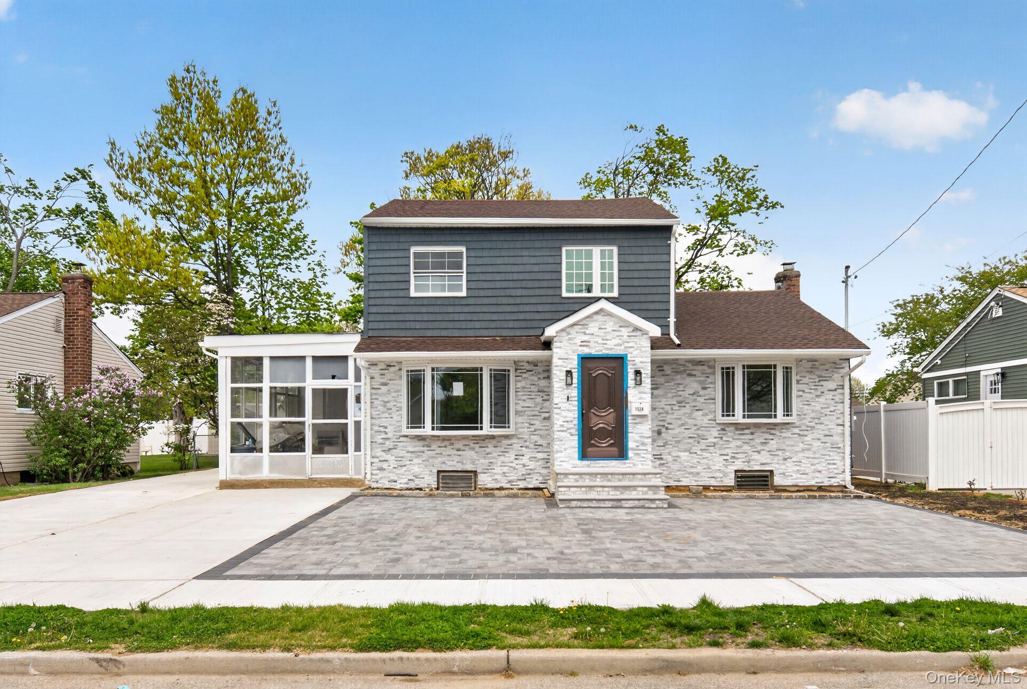 1524 Bowe Road – For Sale