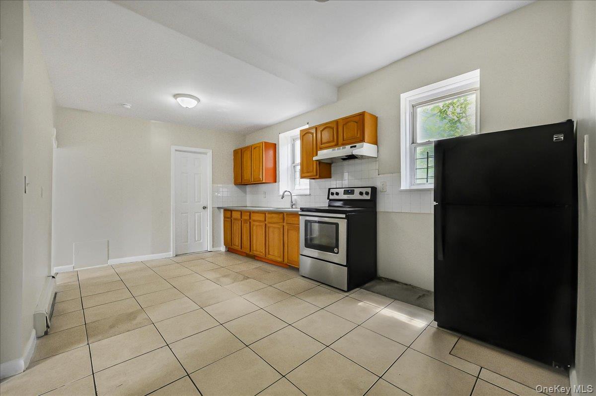 704 E 183rd Street – For Sale photo 6