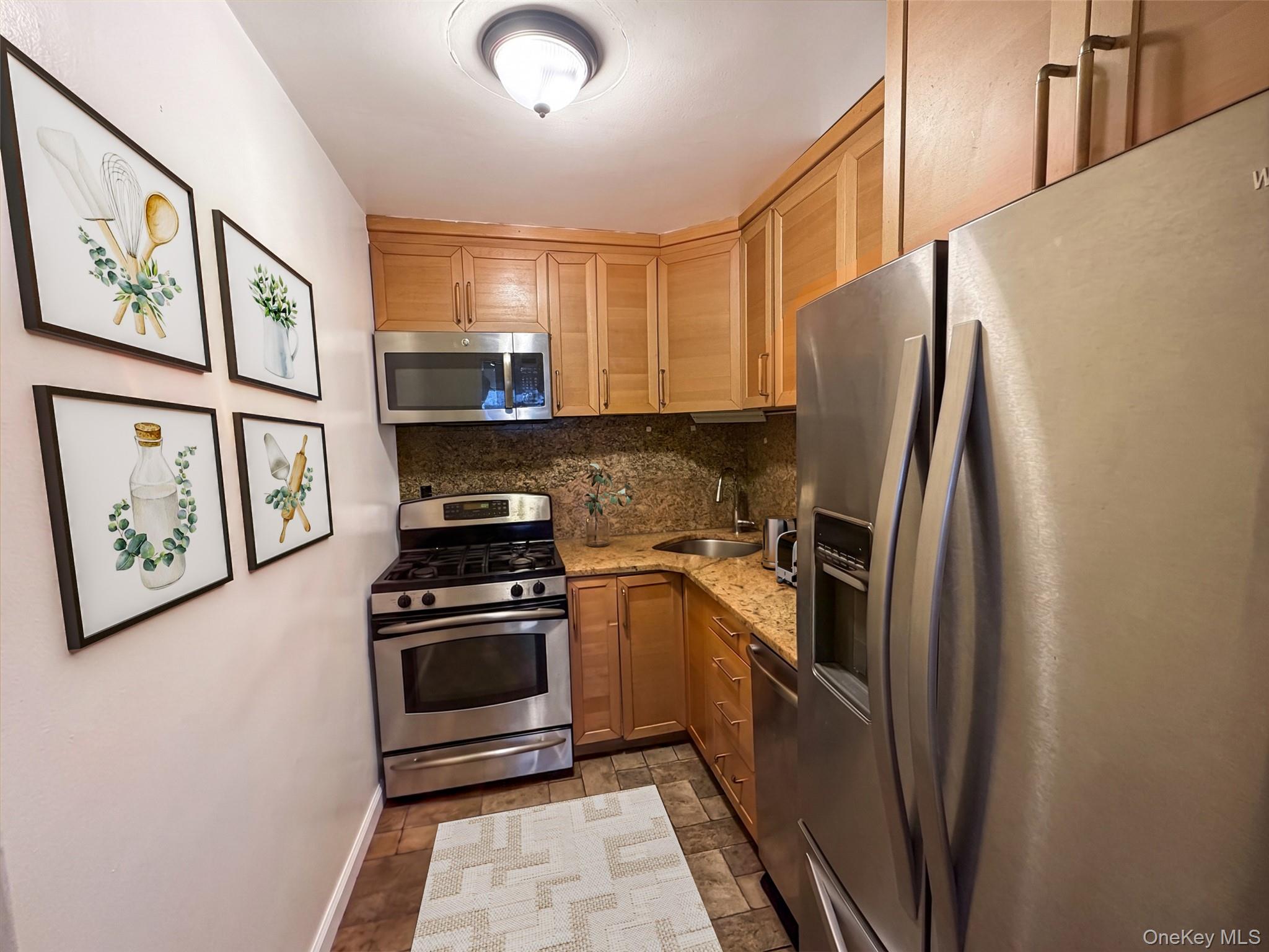 61-20 Grand Central Parkway, Unit C1100 photo 5