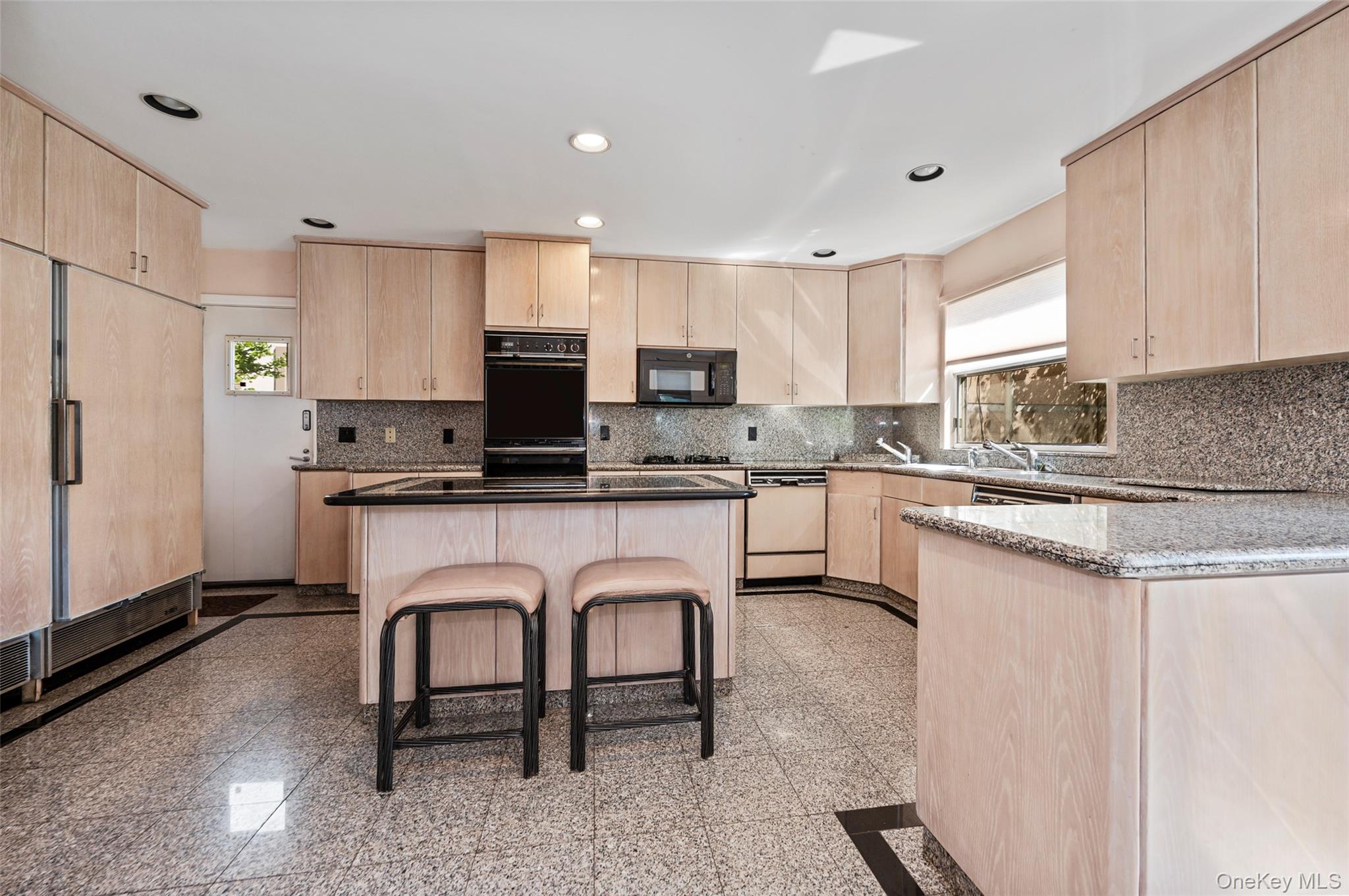 13802 Rockaway Beach Boulevard – For Sale photo 12