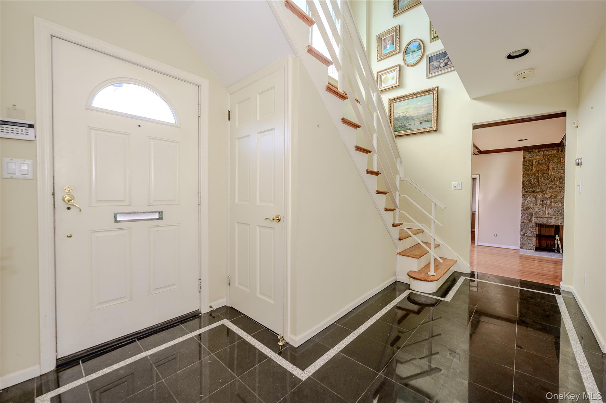 13802 Rockaway Beach Boulevard – For Sale photo 4
