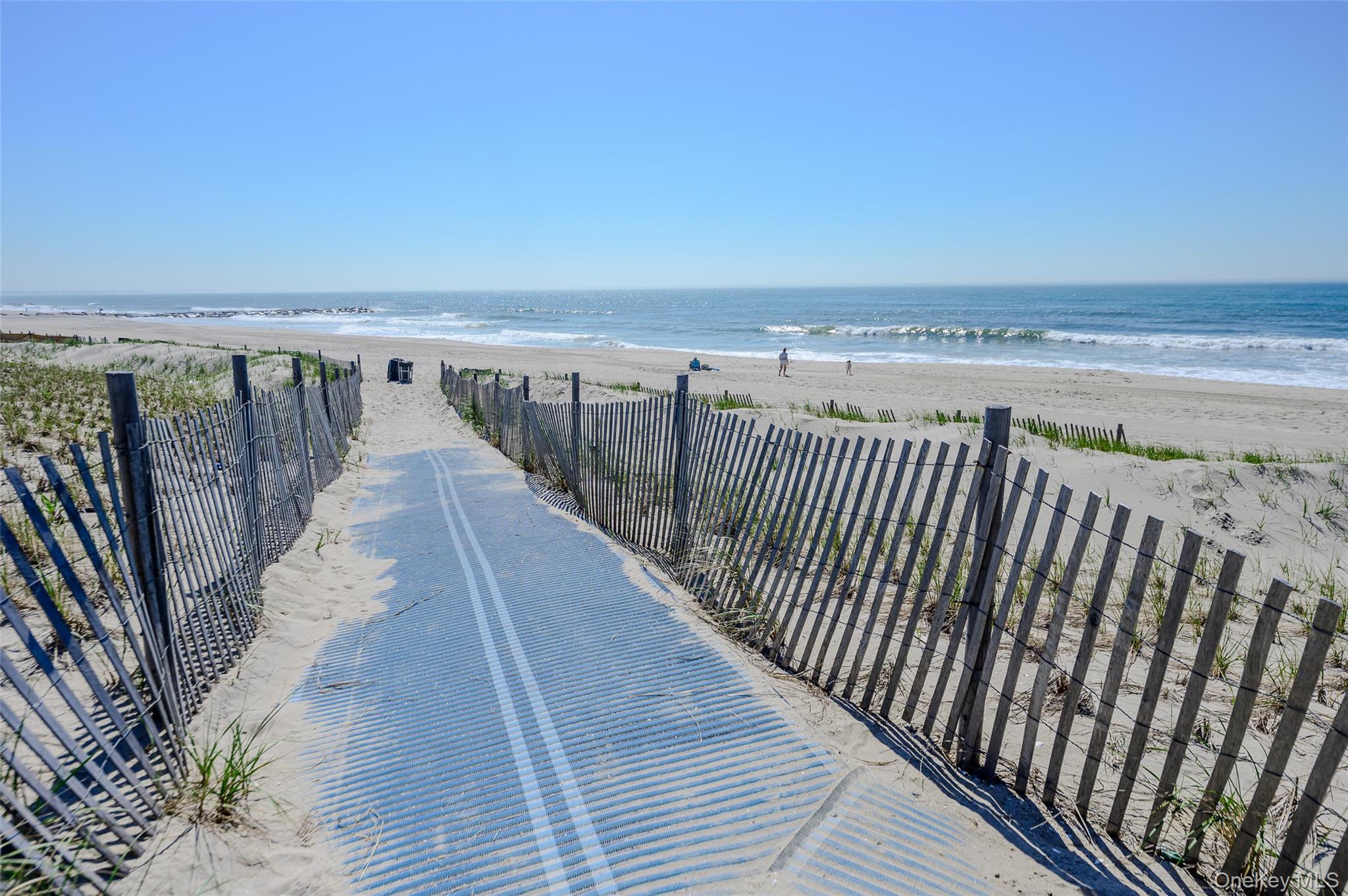 13802 Rockaway Beach Boulevard – For Sale photo 34