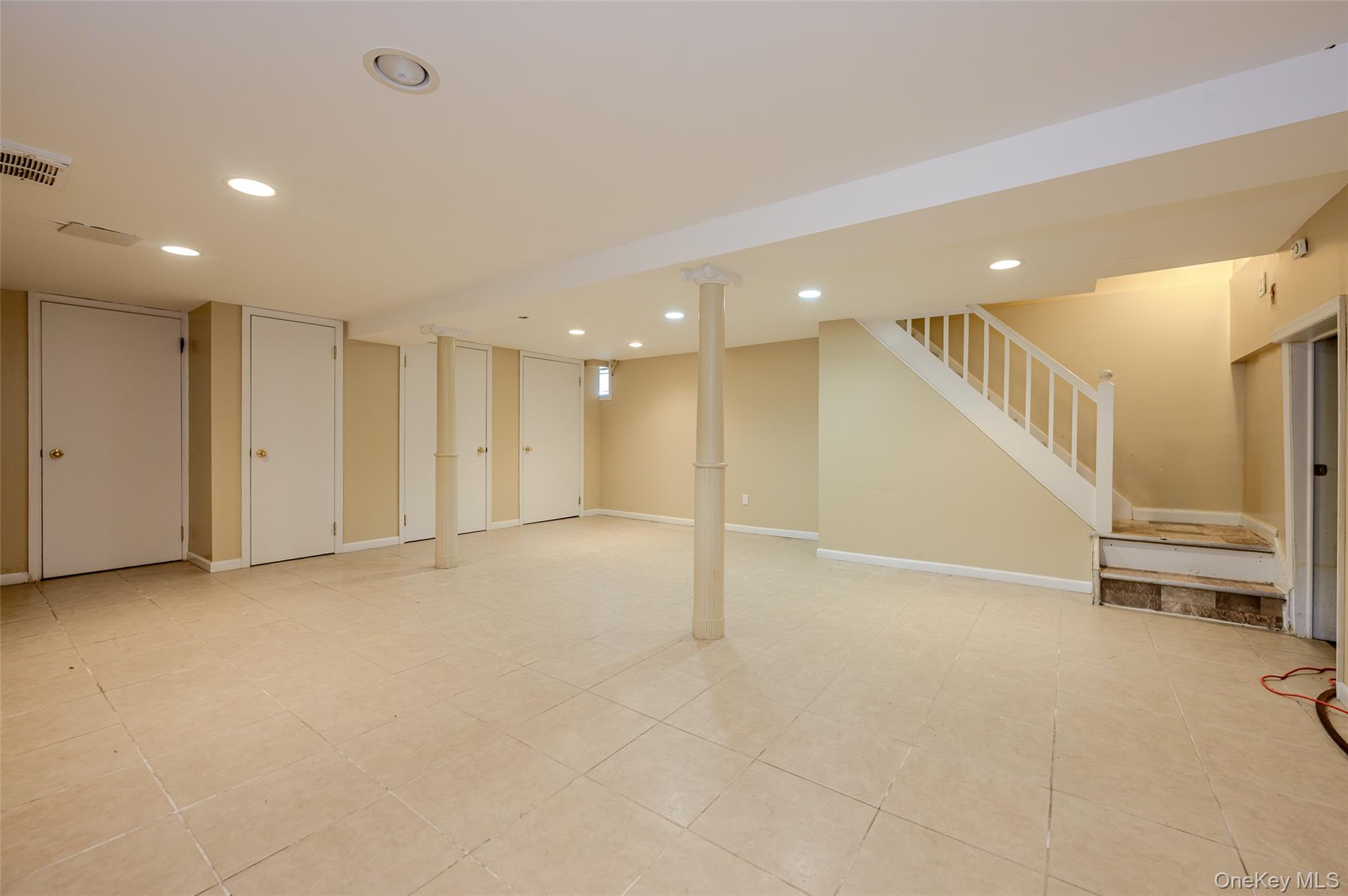 13802 Rockaway Beach Boulevard – For Sale photo 27