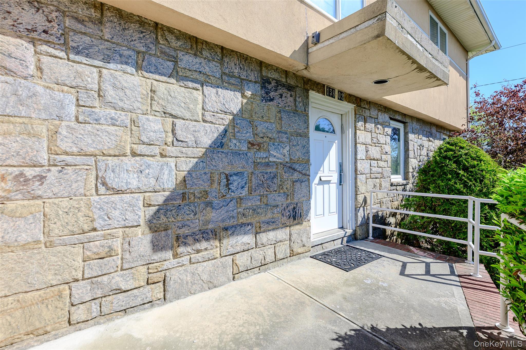 13802 Rockaway Beach Boulevard – For Sale photo 2