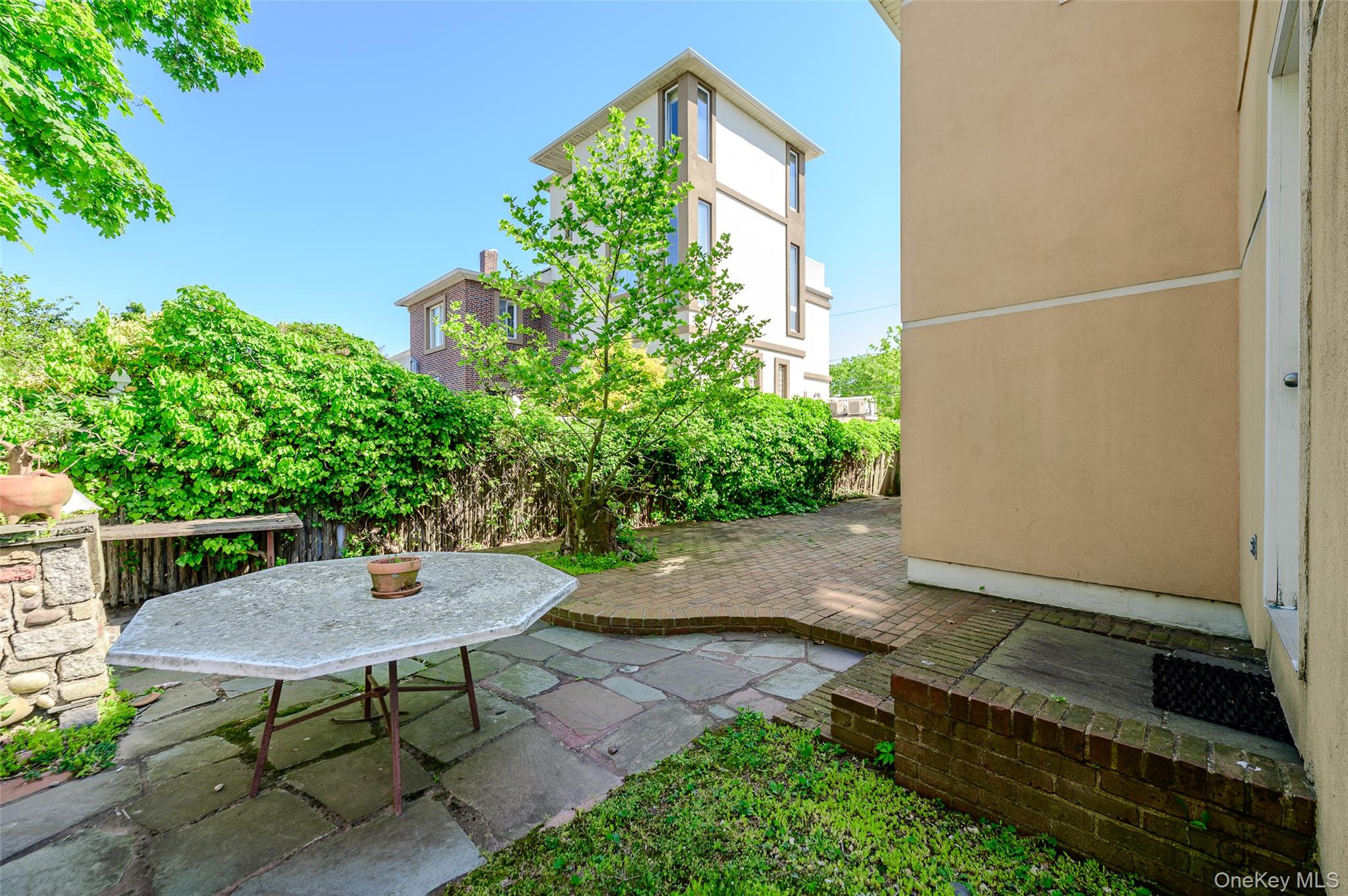 13802 Rockaway Beach Boulevard – For Sale photo 29
