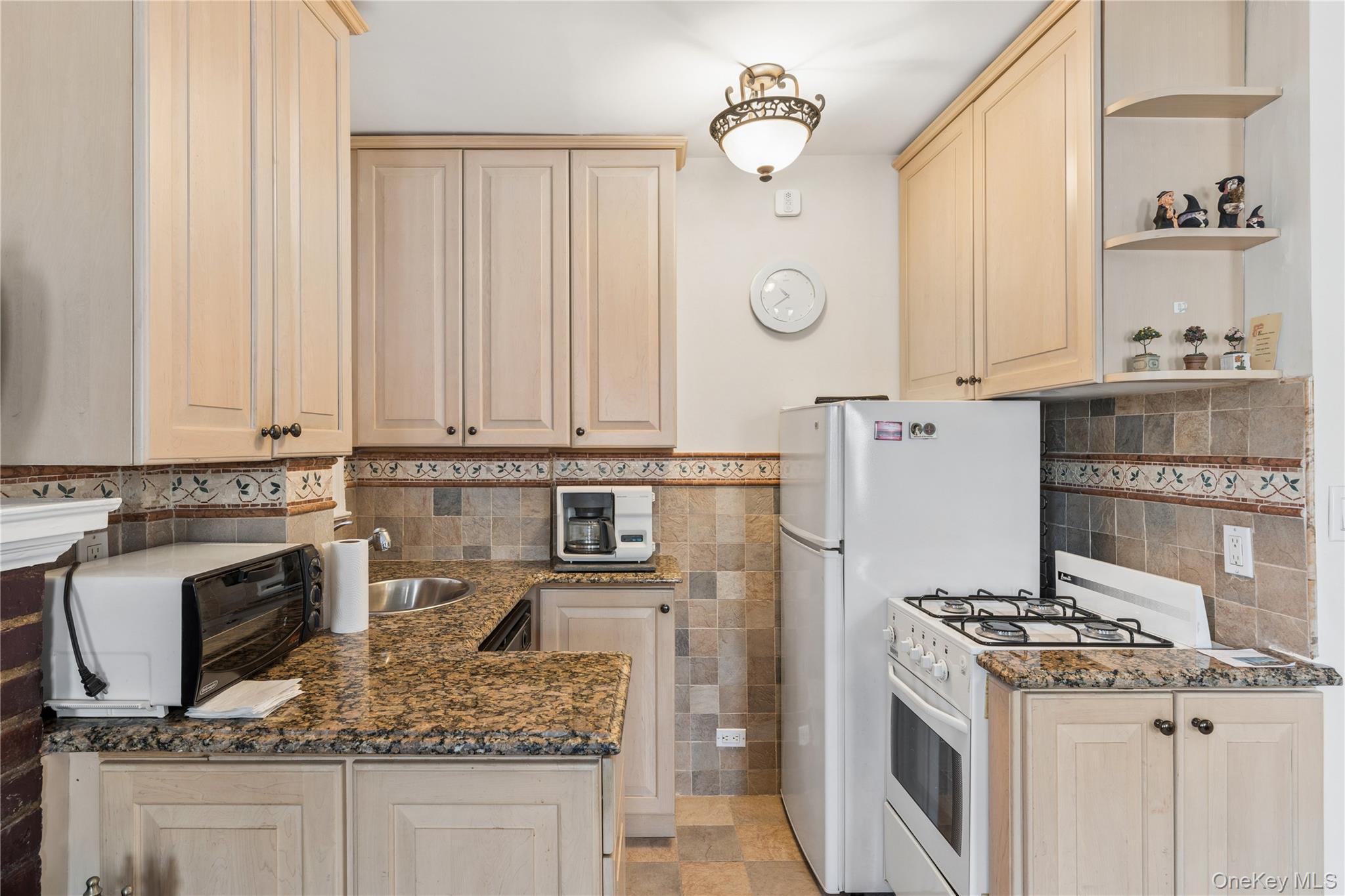 150 Burns Street, Unit 3F photo 2