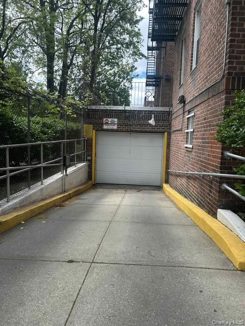 1425 Thieriot Avenue, Unit 1J photo 10