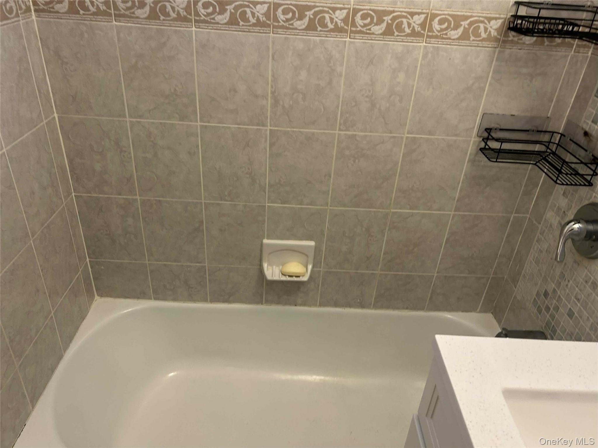 1425 Thieriot Avenue, Unit 1J photo 12