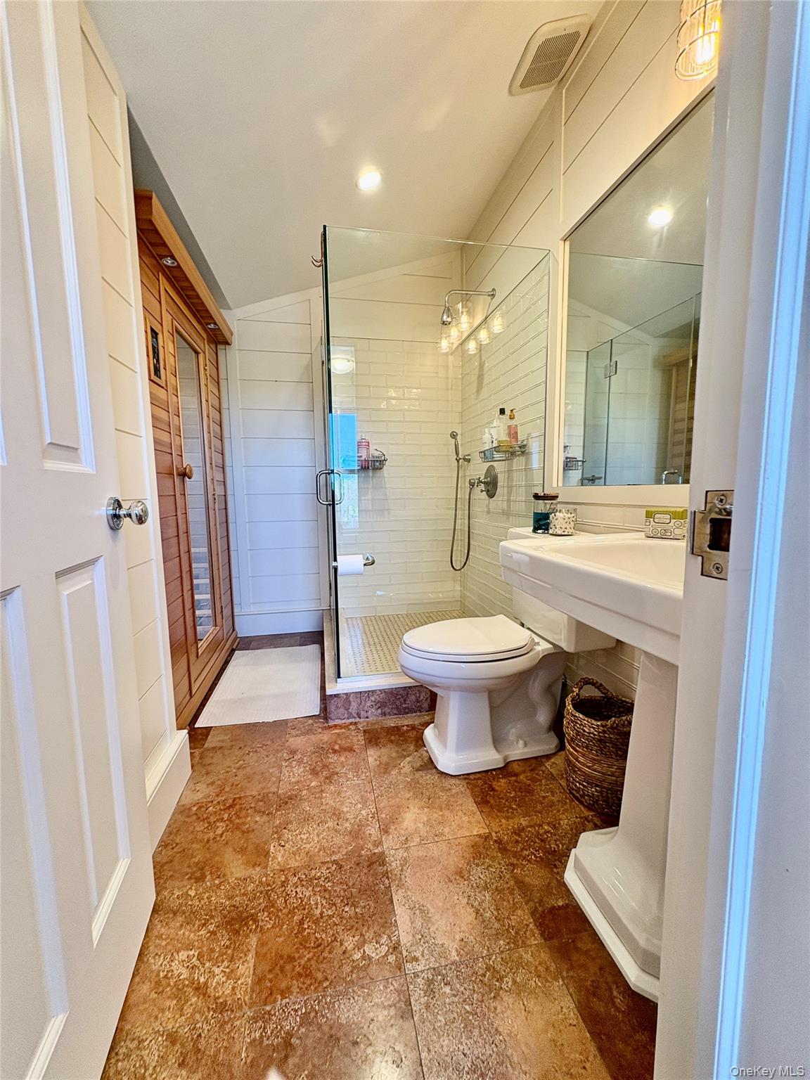 184 Twomey Avenue – For Rent photo 17
