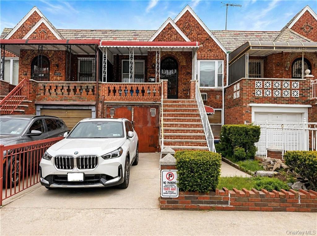 2544 Hubbard Street – For Sale