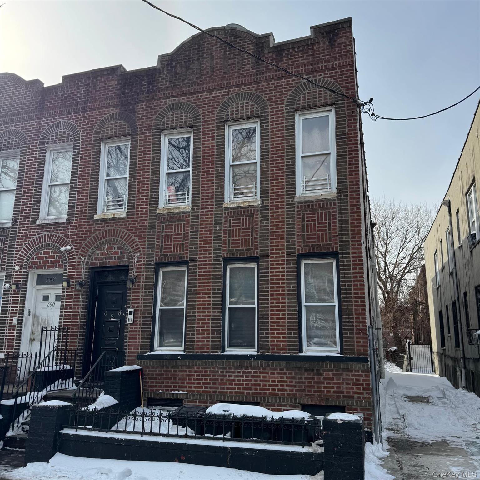 688 Pennsylvania Avenue – For Sale