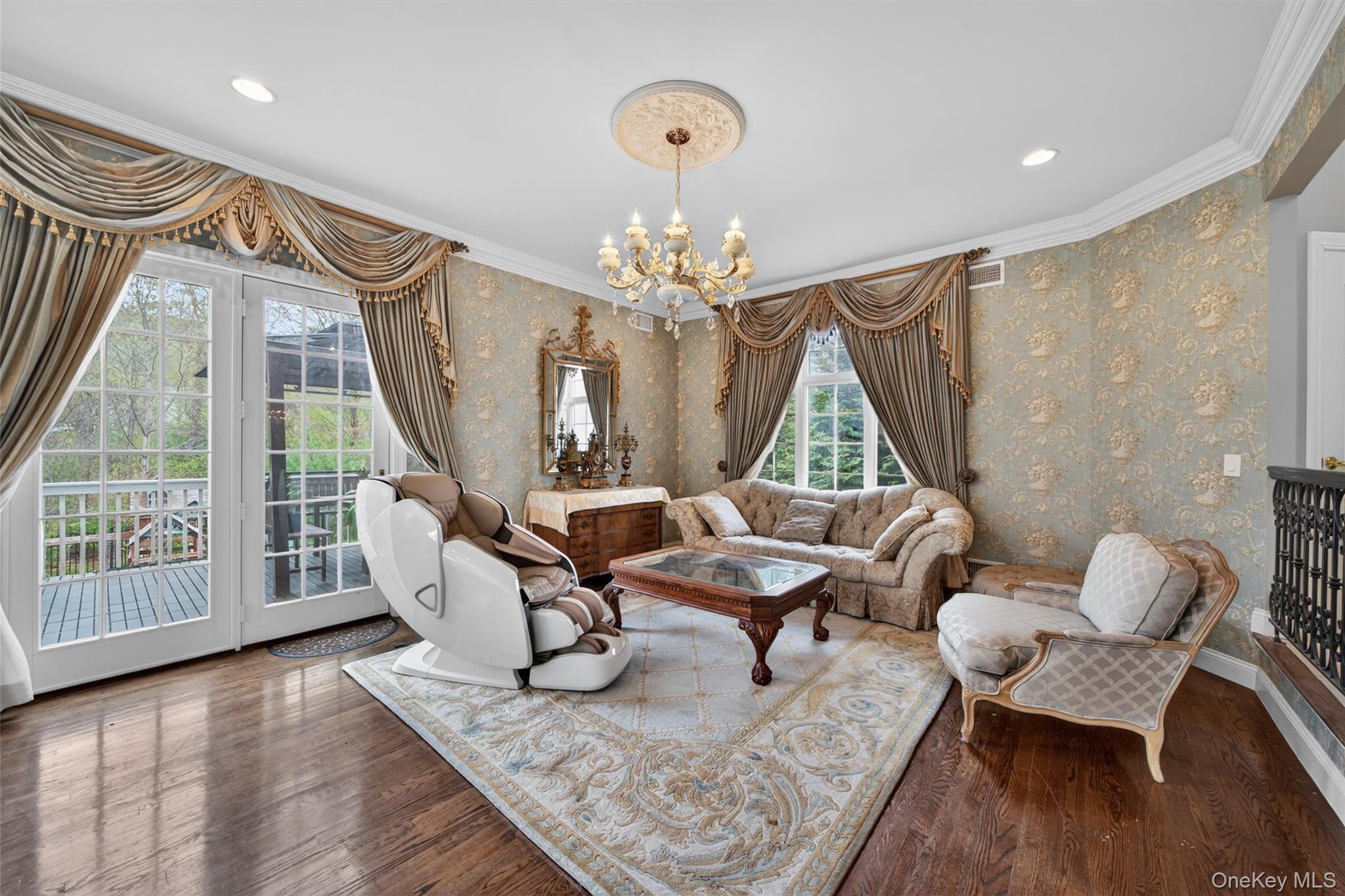 23 Greenwich Avenue – For Sale photo 6