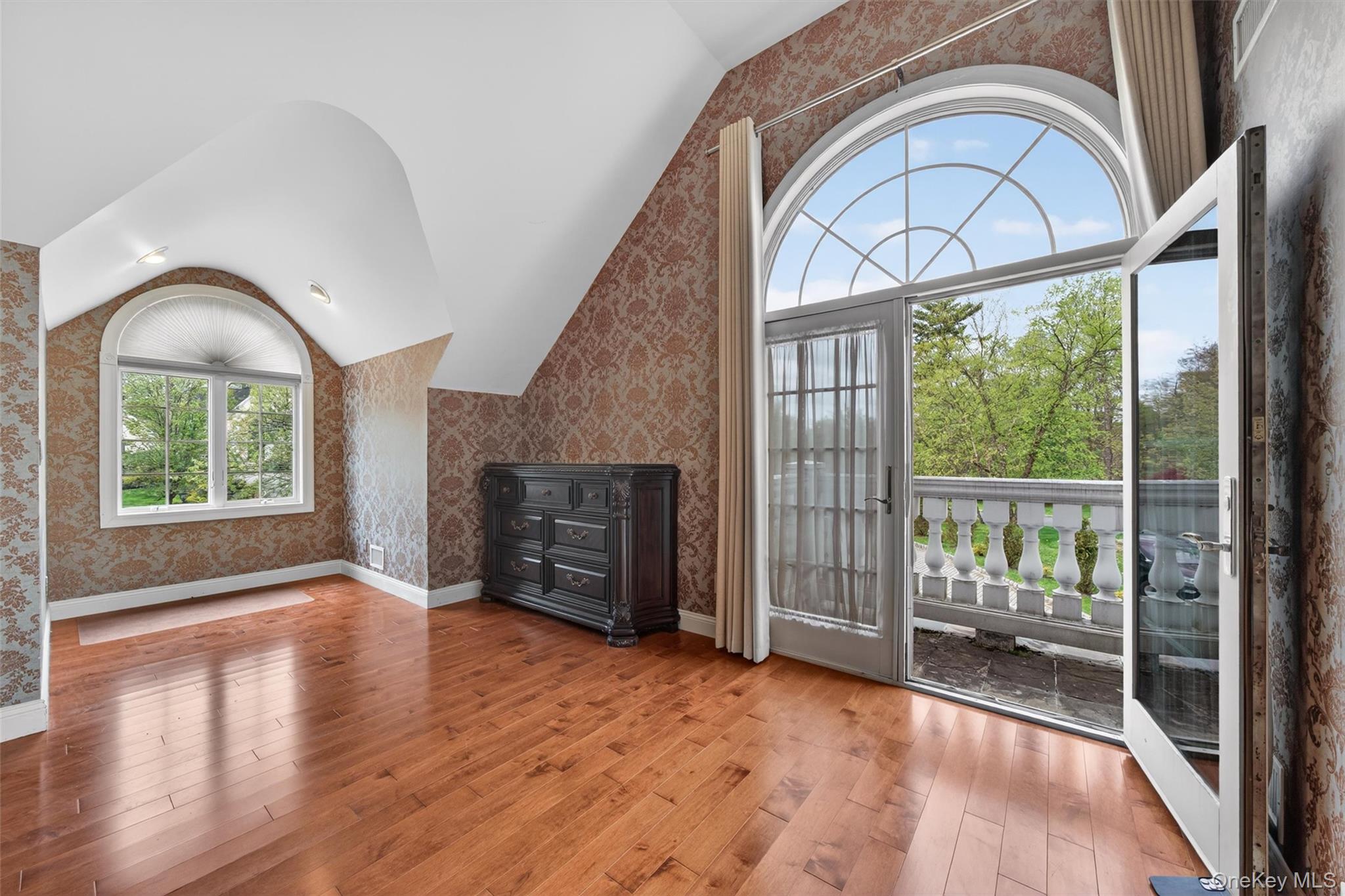 23 Greenwich Avenue – For Sale photo 24
