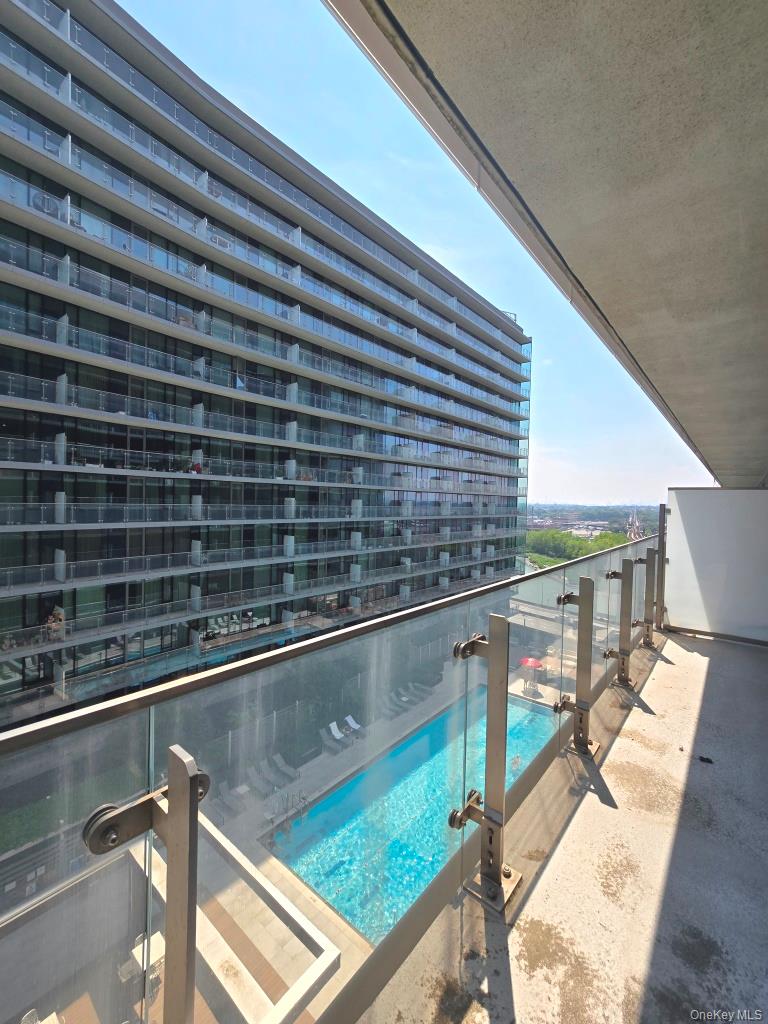 131-05 40th Road, Unit 15R photo 8