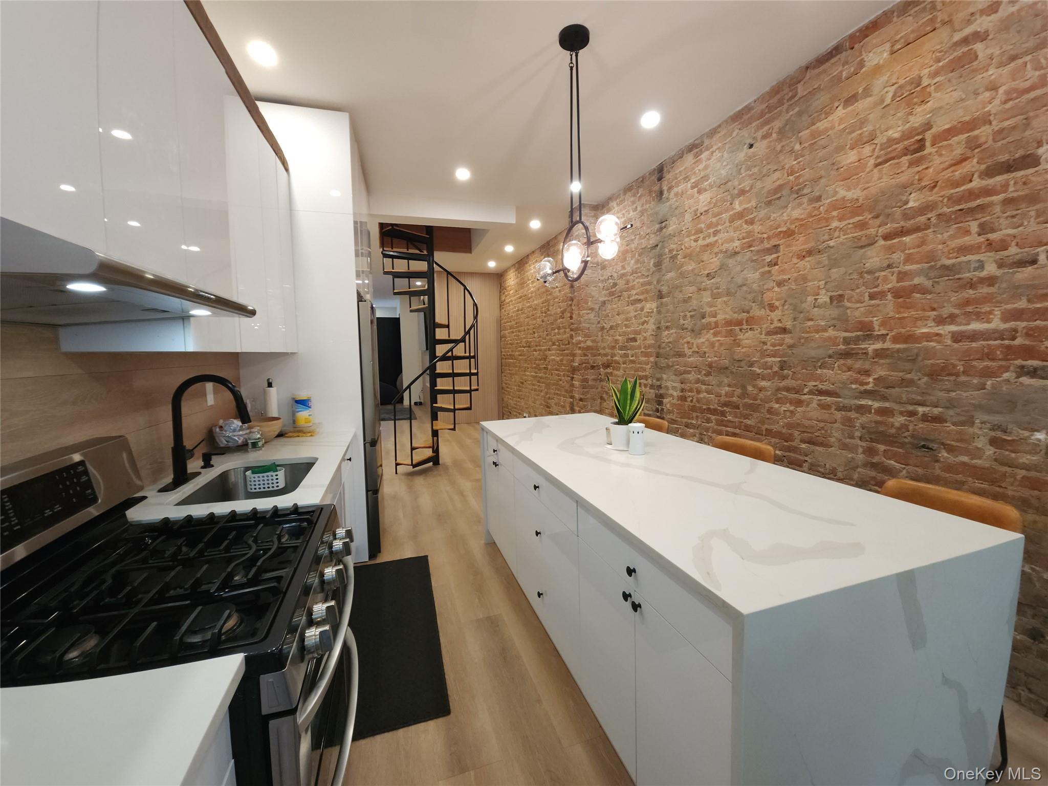 345 Quincy Street, Unit A photo 14