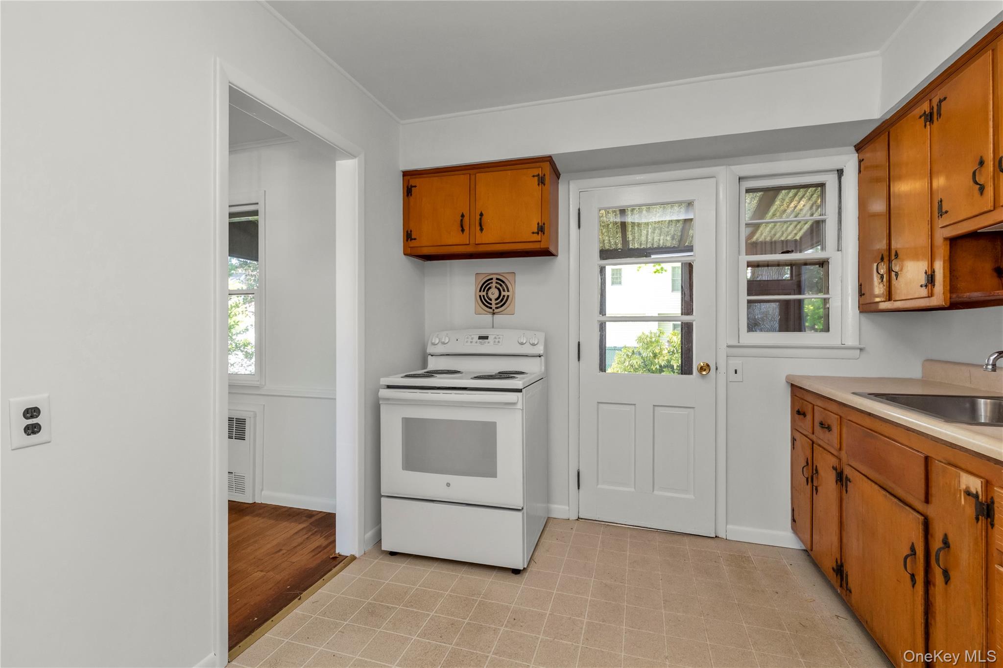 65 Grant Avenue – For Sale photo 7
