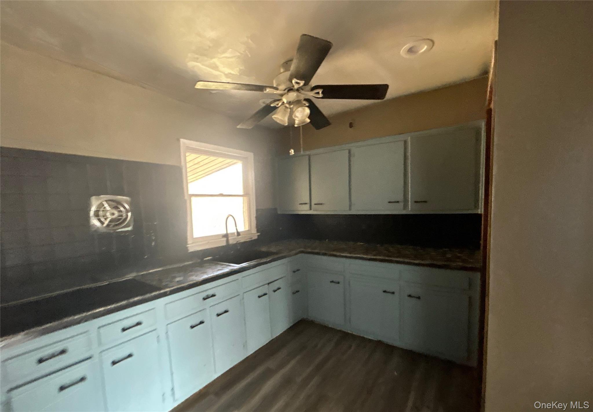 209 Moffitt Boulevard – For Sale photo 4