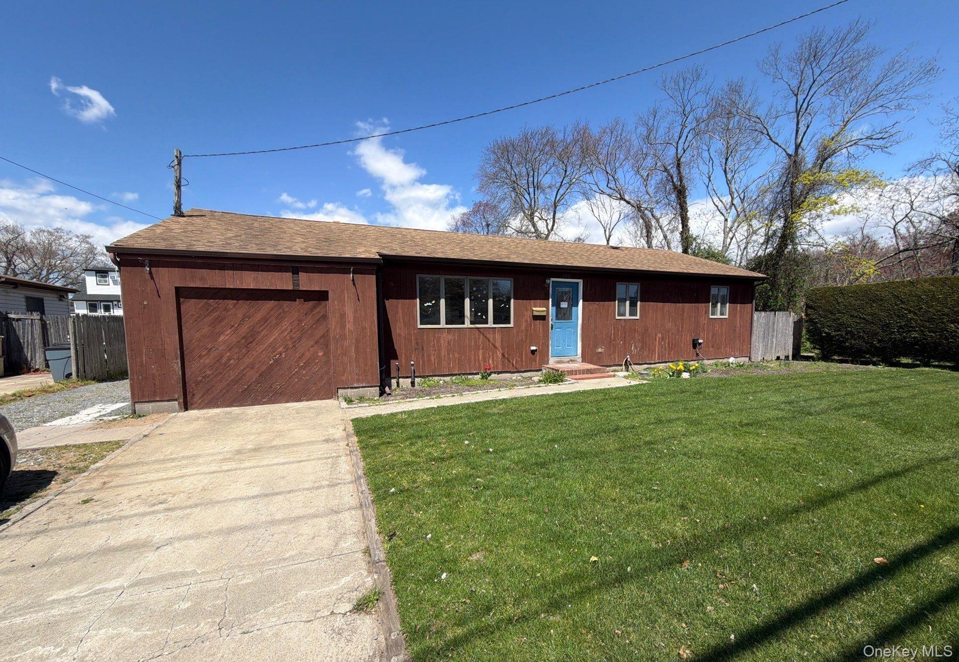 209 Moffitt Boulevard – For Sale photo 2