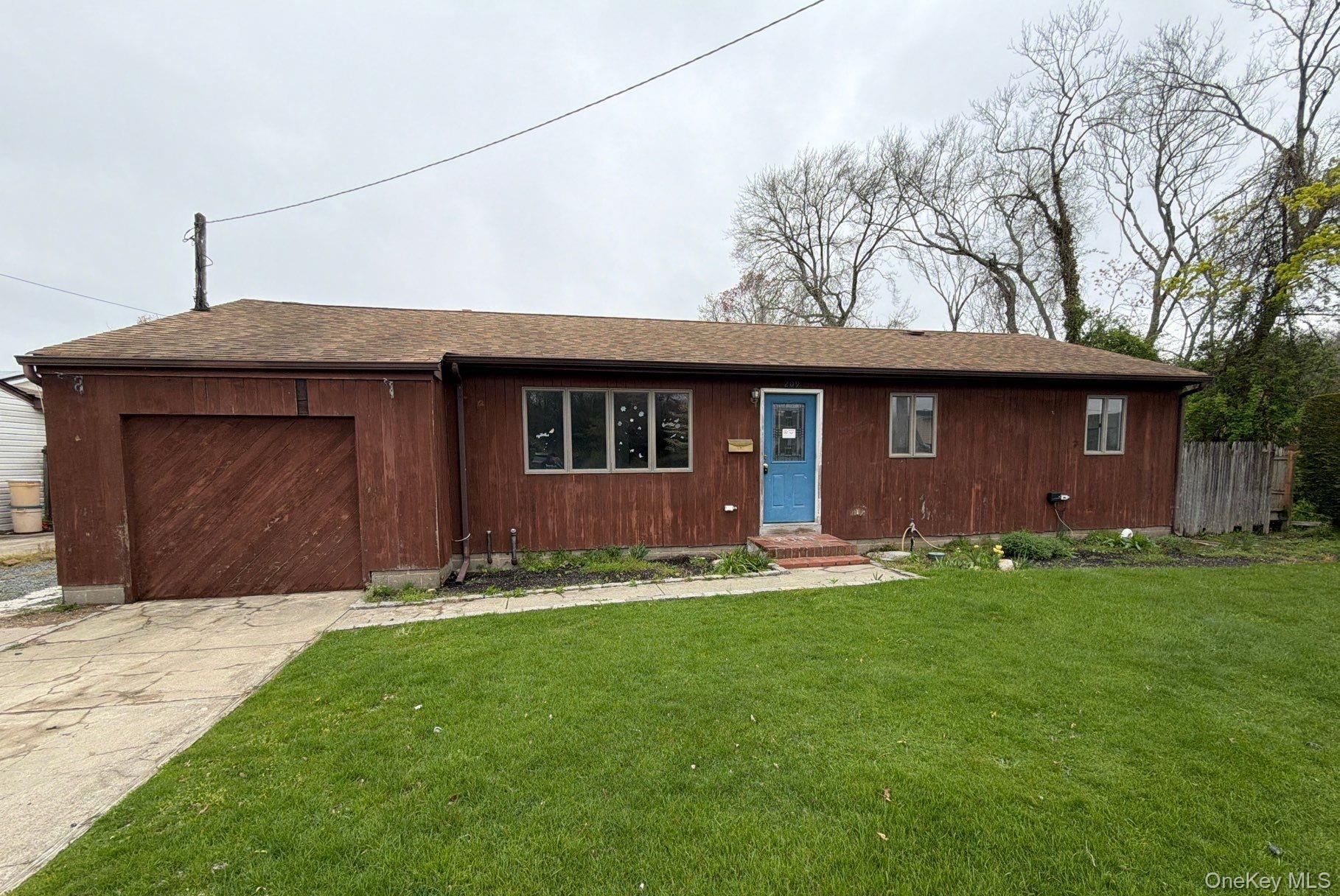 209 Moffitt Boulevard – For Sale