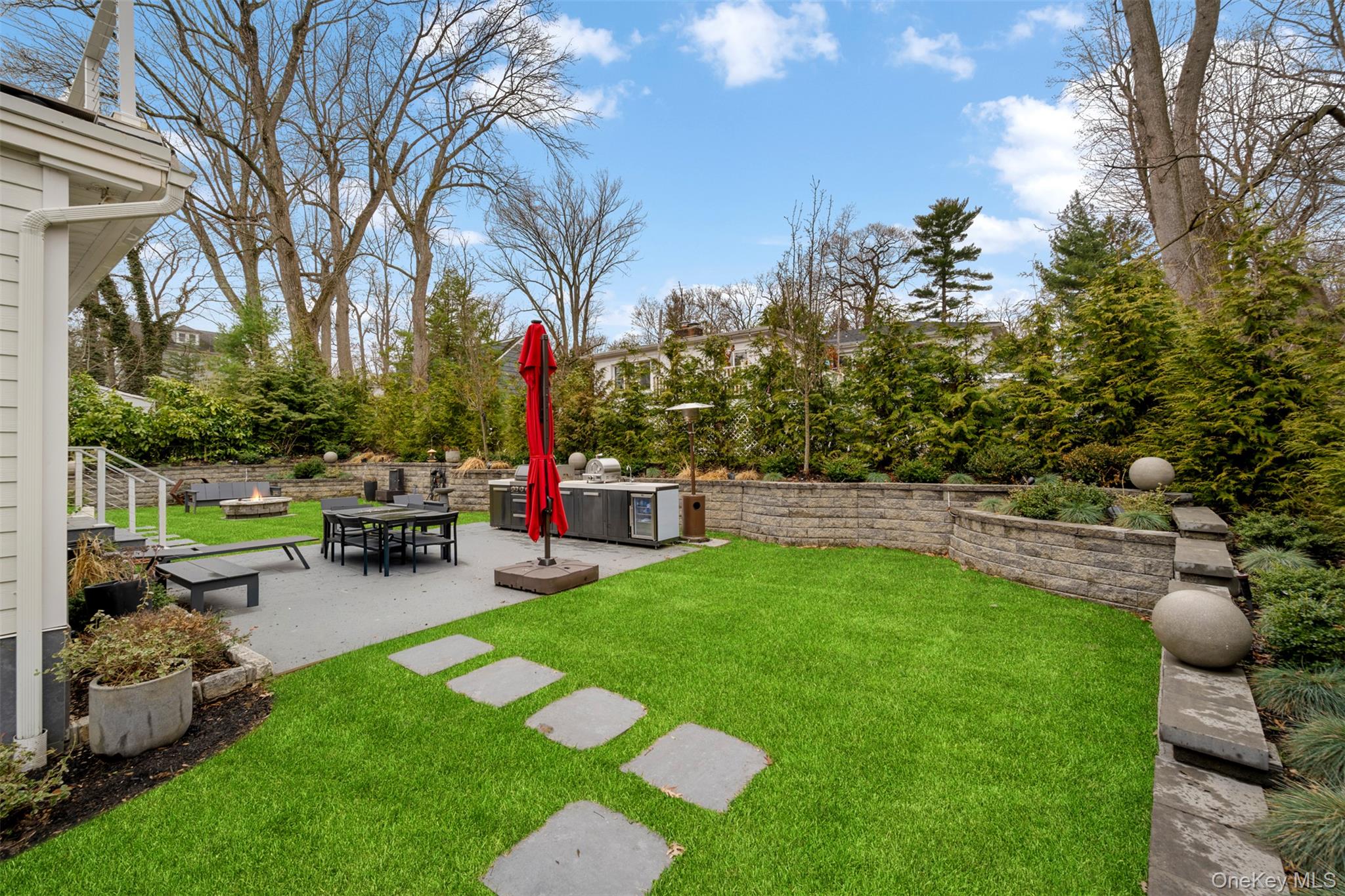 2 Hewlett Place – For Sale photo 5