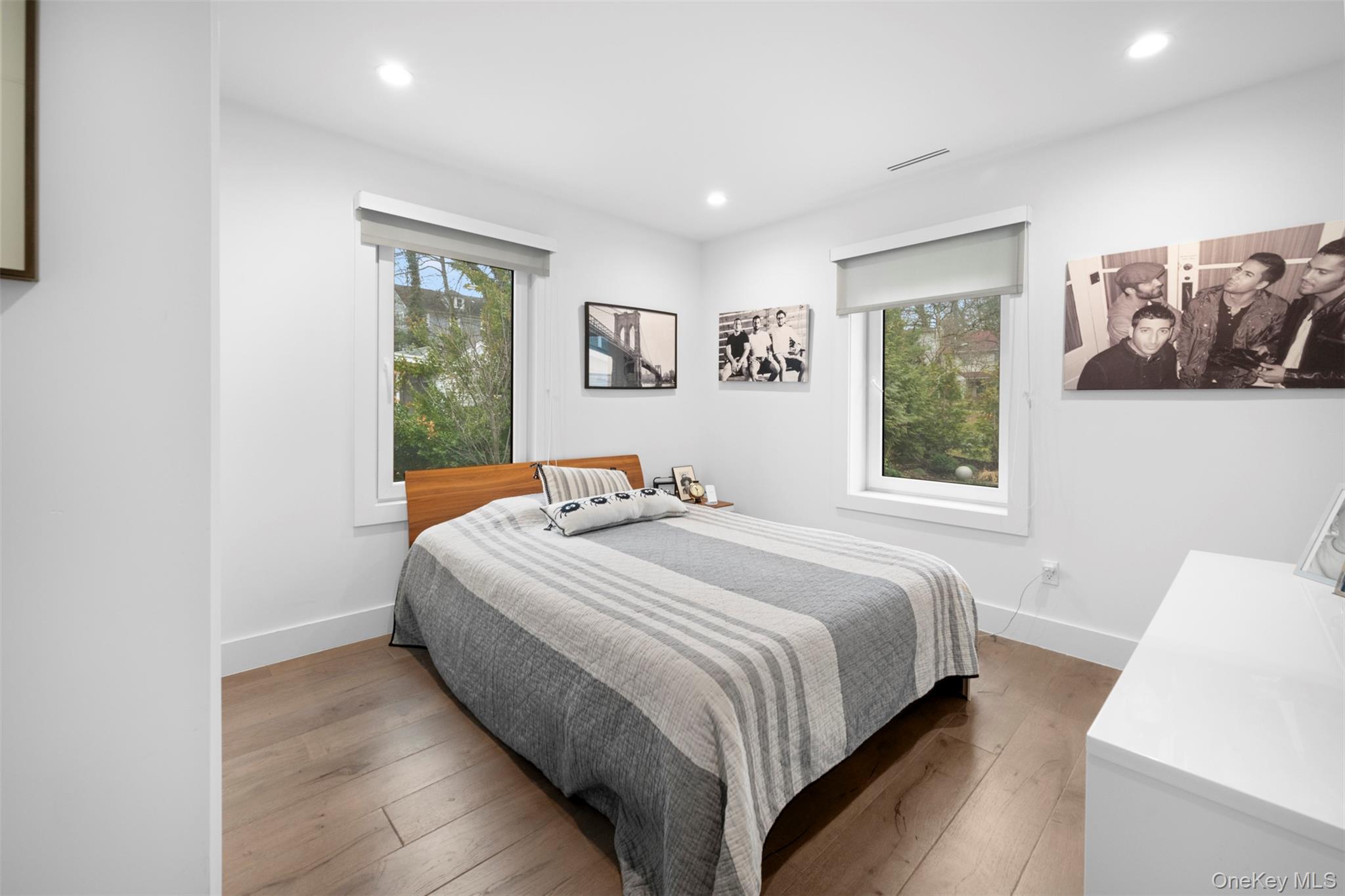 2 Hewlett Place – For Sale photo 3