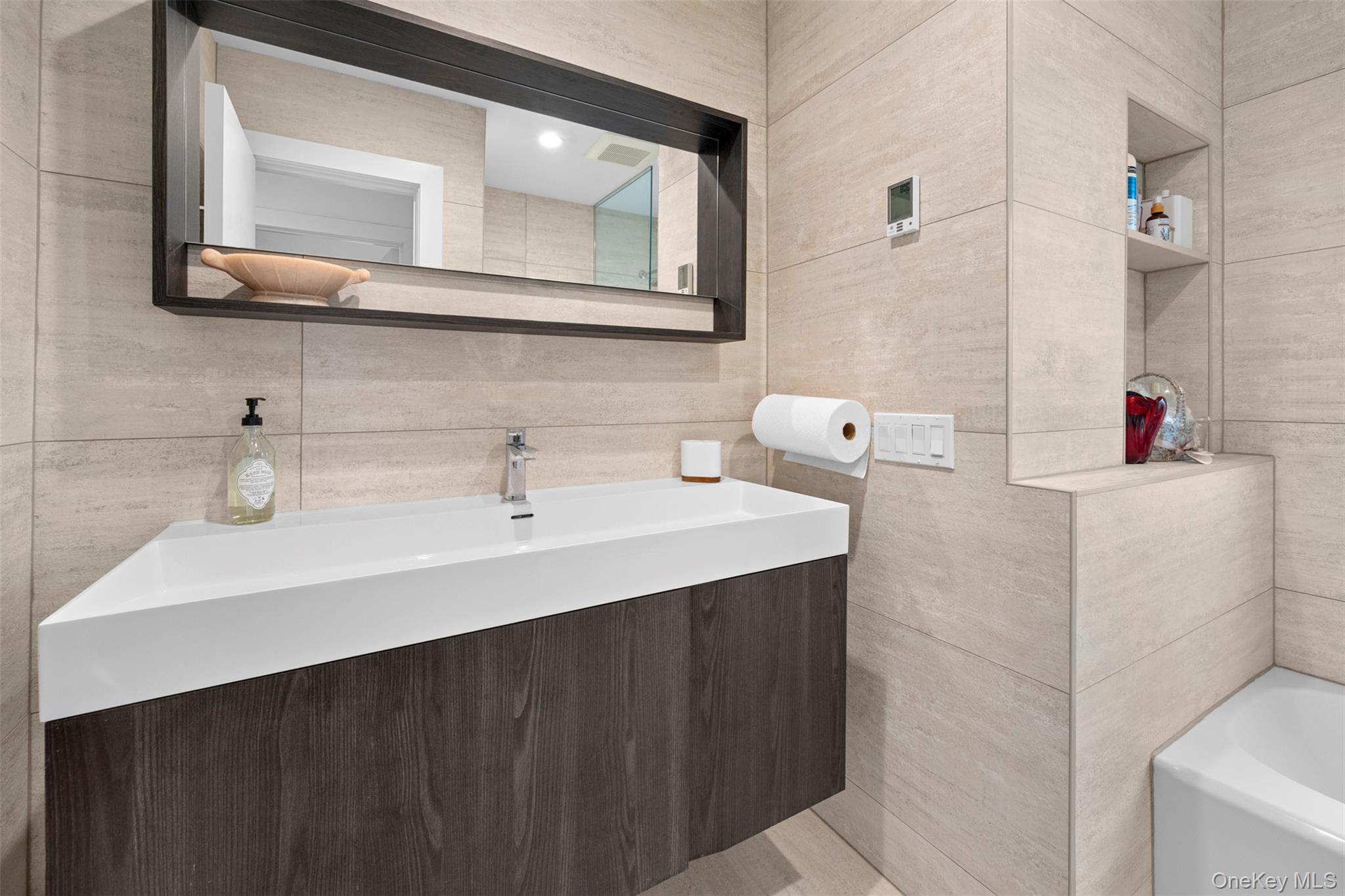 2 Hewlett Place – For Sale photo 37