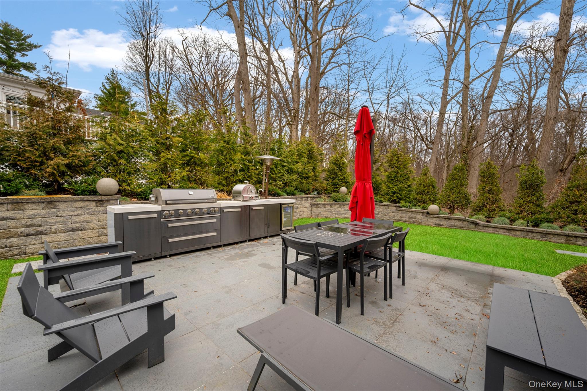 2 Hewlett Place – For Sale photo 4