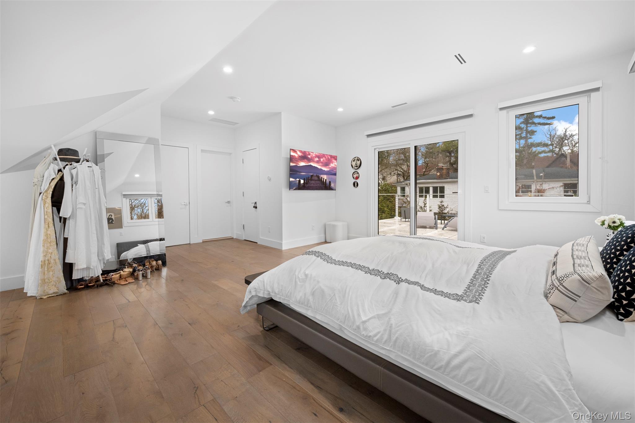 2 Hewlett Place – For Sale photo 27