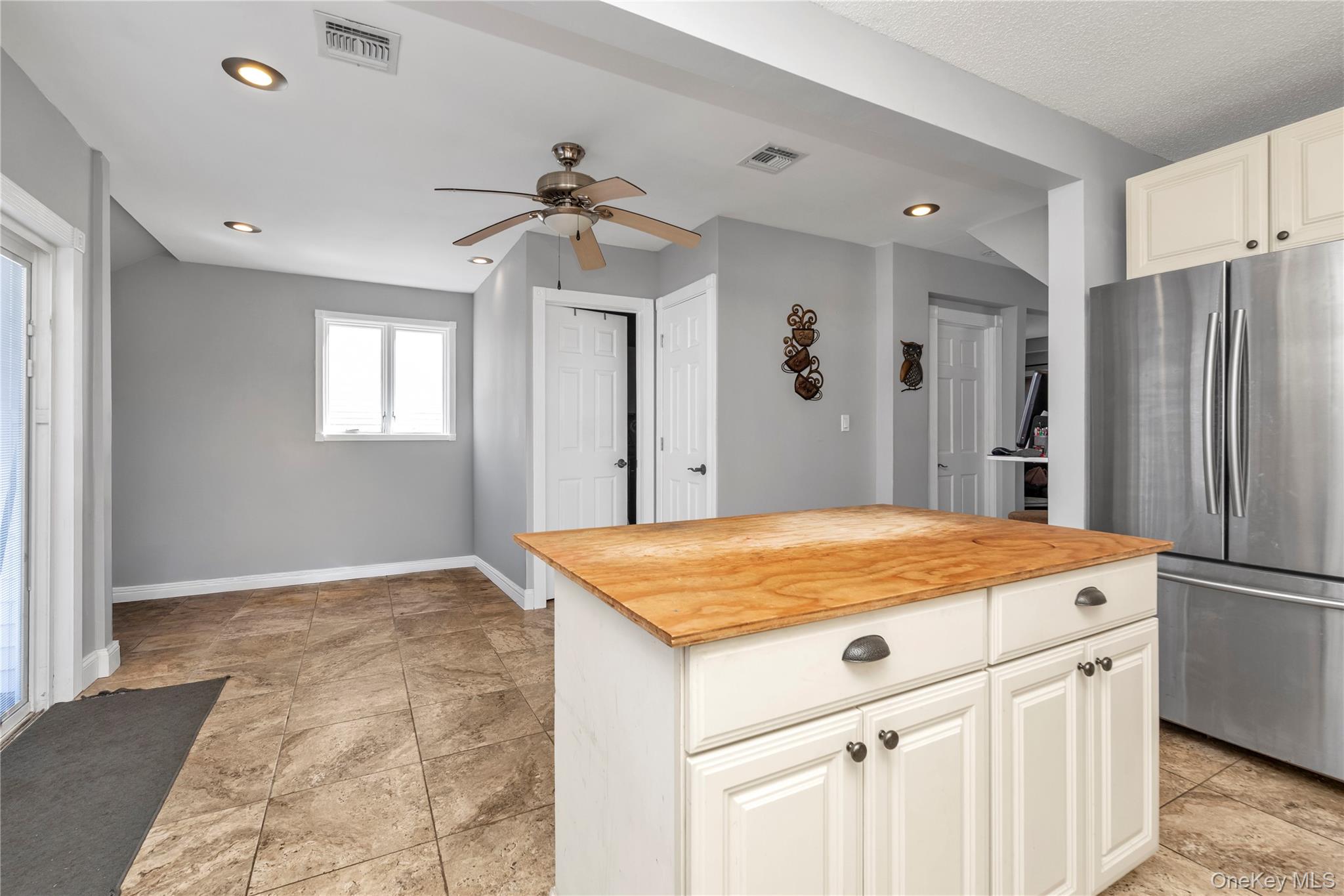 2457 Williams Court – For Sale photo 3