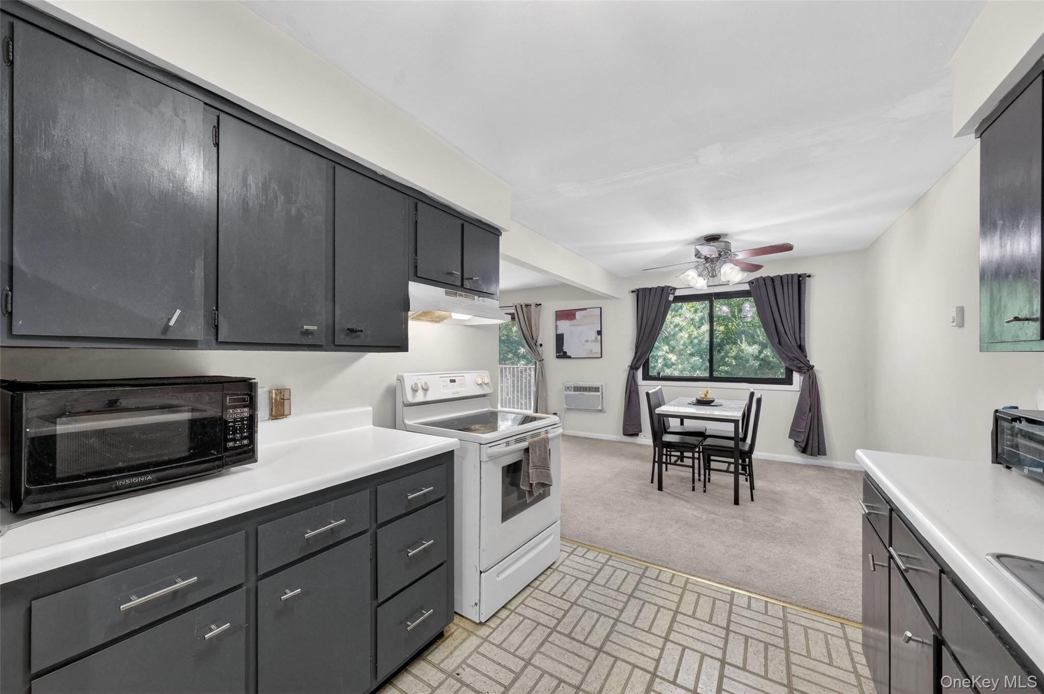 10 Oakwood Terrace, Unit 65 photo 9