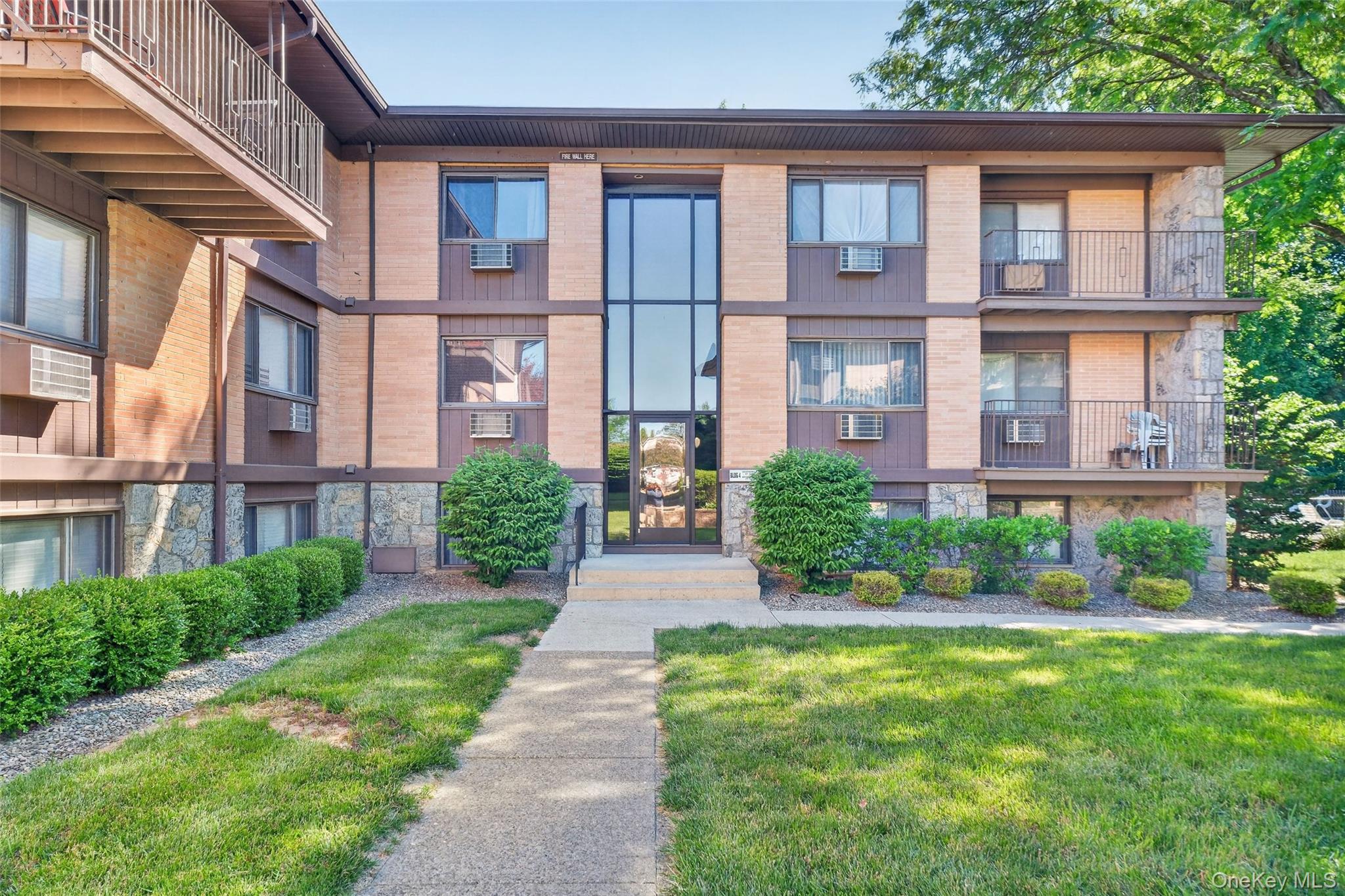 10 Oakwood Terrace, Unit 65 photo 17