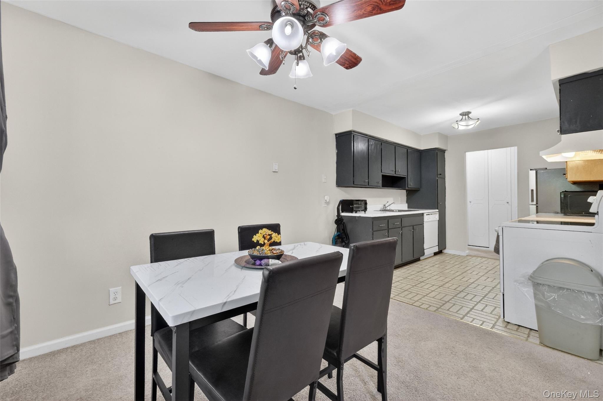 10 Oakwood Terrace, Unit 65 photo 7