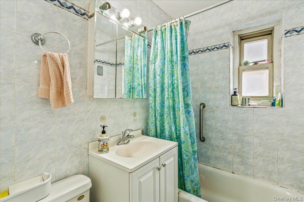 144-55 Melbourne Ave, Unit 2E photo 11