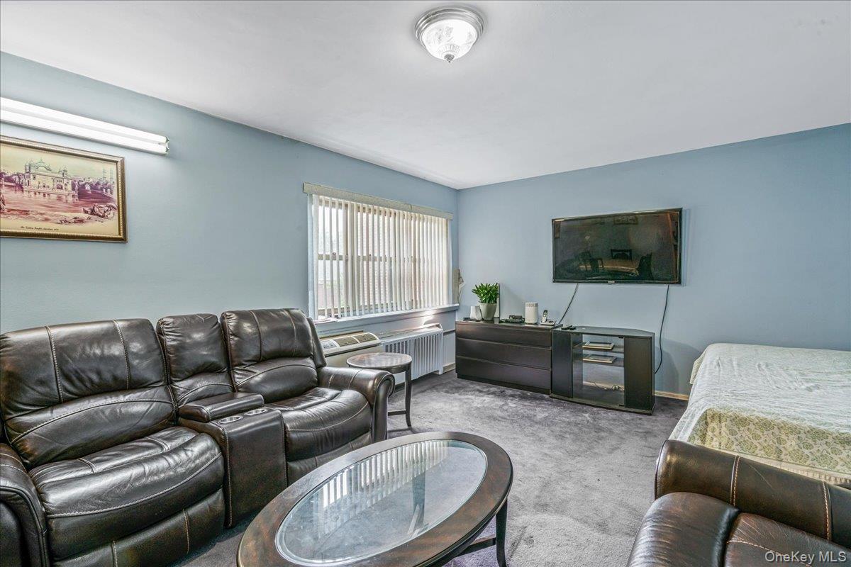 144-55 Melbourne Ave, Unit 2E photo 4